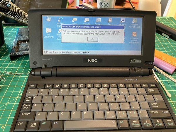 A nec mobilepro has booted to Windows successfully. 
